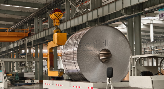 5052 鋁合金花紋板規(guī)格_一條筋 / 五條筋花紋板廠家 - 明泰鋁業(yè)